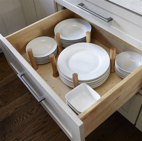 storage for plates and cups